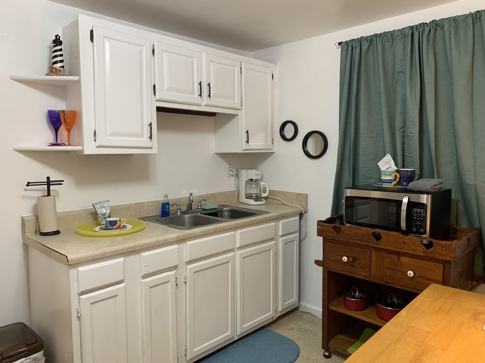 Microwave, Oven, Indoors, Sink, Sink Faucet