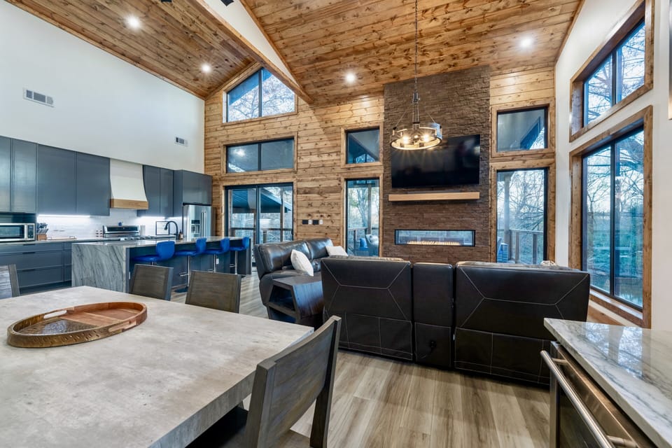 Wide open, spacious and comfortable!