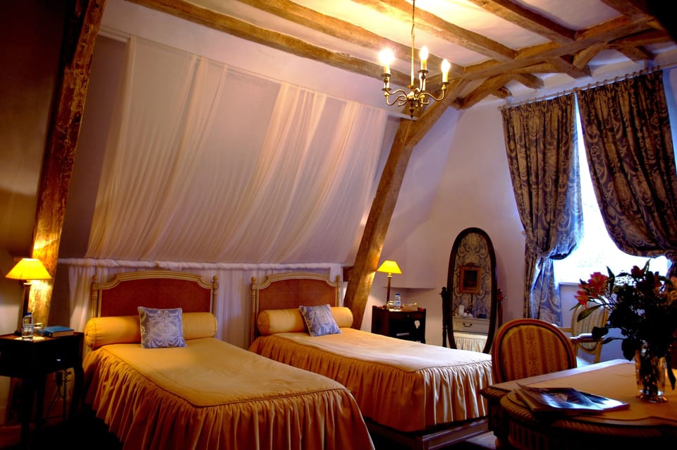 Superior Twin Room | Premium bedding, desk, soundproofing, iron/ironing board