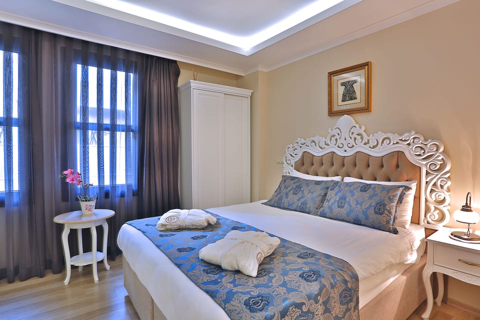 Egyptian cotton sheets, premium bedding, pillowtop beds, minibar