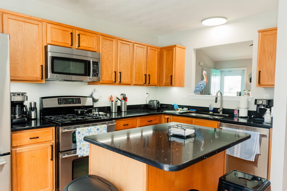 Kitchen | Cookware/ Dishware | Coffeemaker | Espresso Machine.
