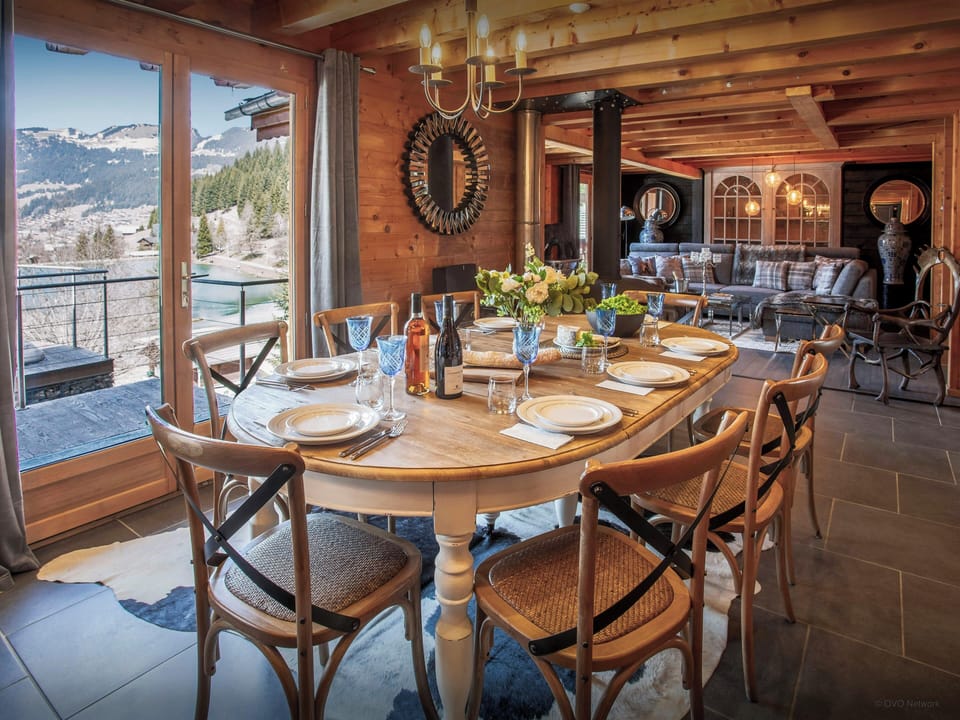 Dining /Lounge