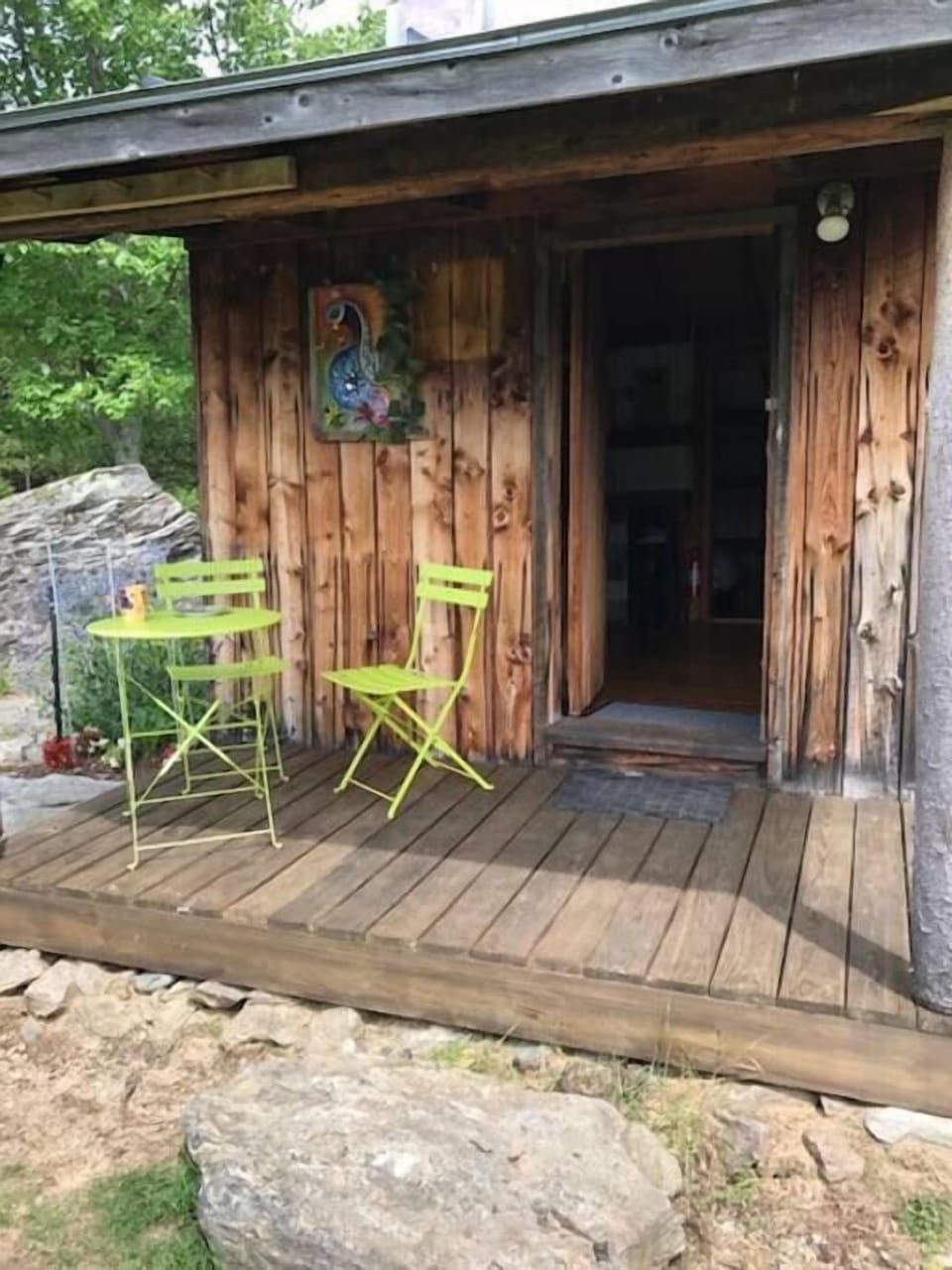The cabin porch/entry