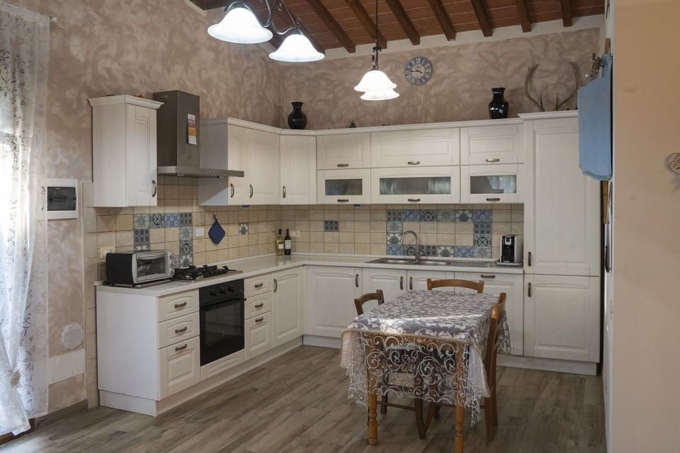 Kitchen, Room Detail