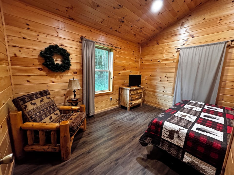 King Bedroom (2)
