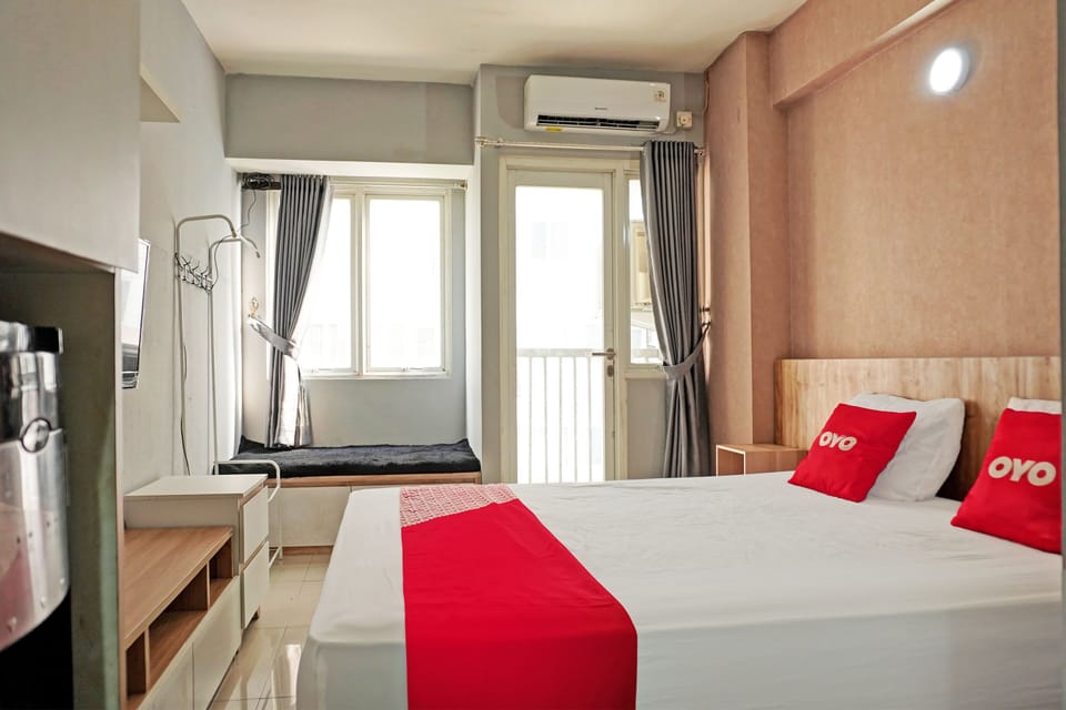 Deluxe Double Room | Desk, WiFi (free), bed sheets