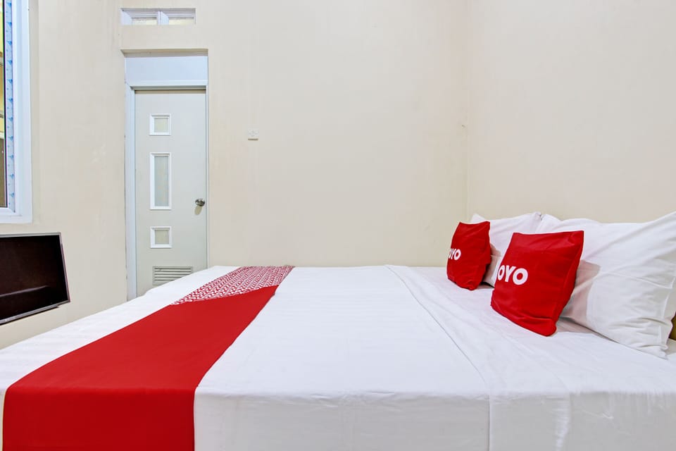 Standard Double Room | Desk, laptop workspace, free WiFi, bed sheets