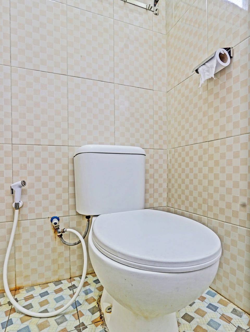 Standard Double Room | Bathroom | Shower, towels