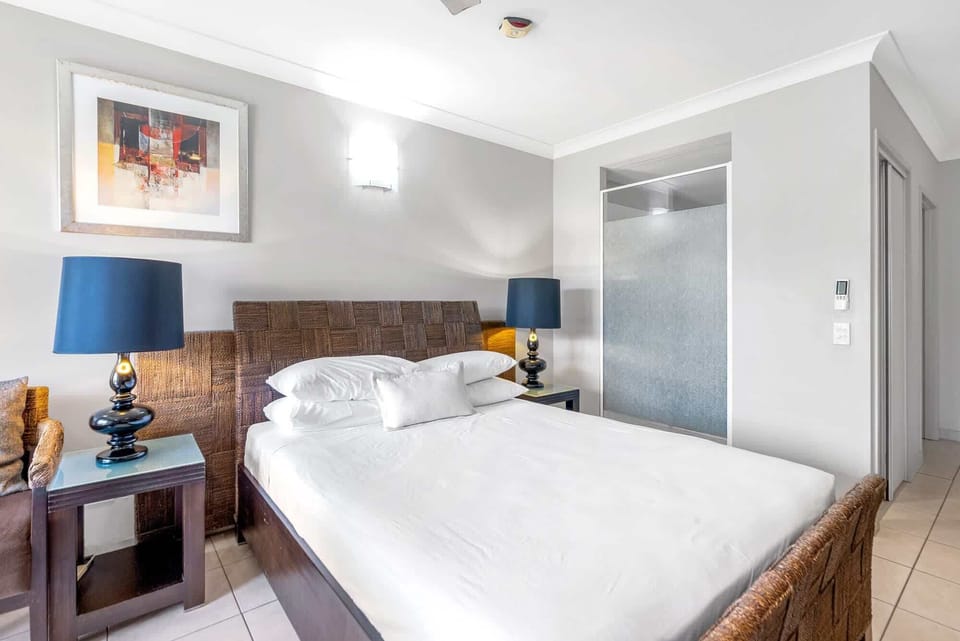 Queen Bed