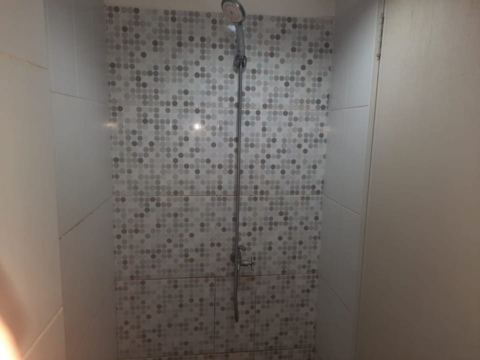 Deluxe Double Room | Bathroom | Shower, towels, soap