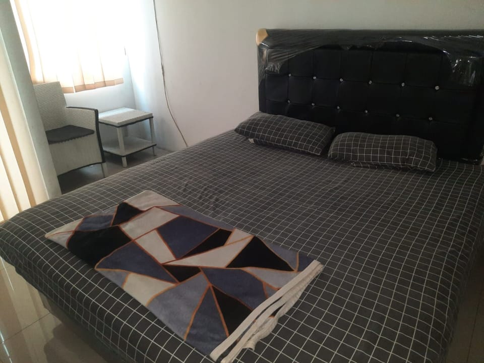 Deluxe Double Room | Desk, free WiFi, bed sheets