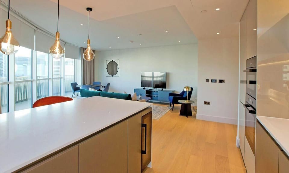 Modern Kitchen with a Touch of Elegance