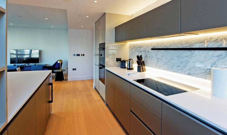 Modern Kitchen with a Touch of Elegance
