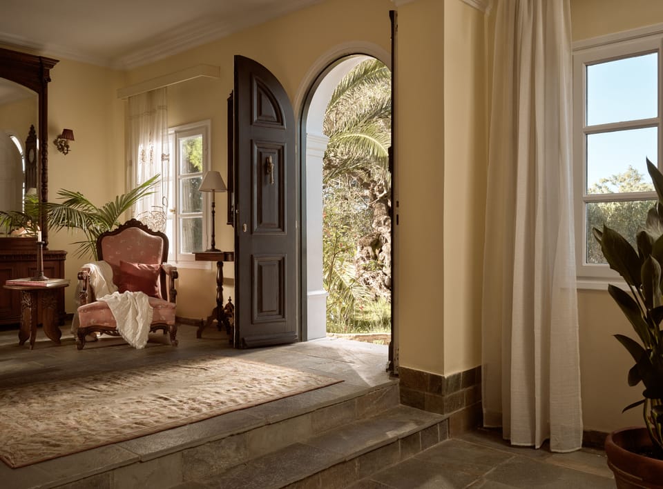 Entrance to the iconic Almeira Home.