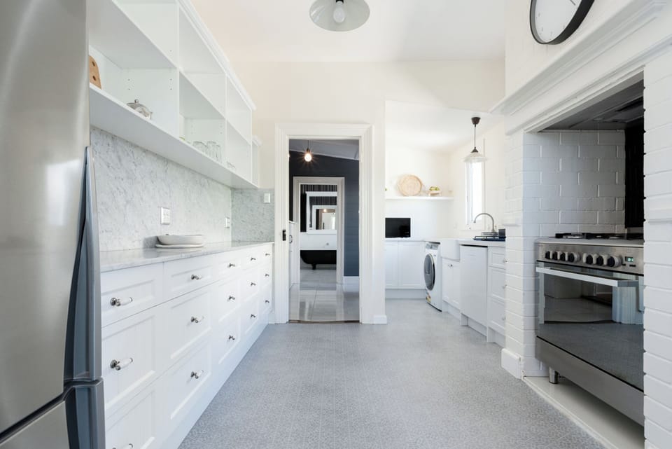 Spacious kitchen/laundry