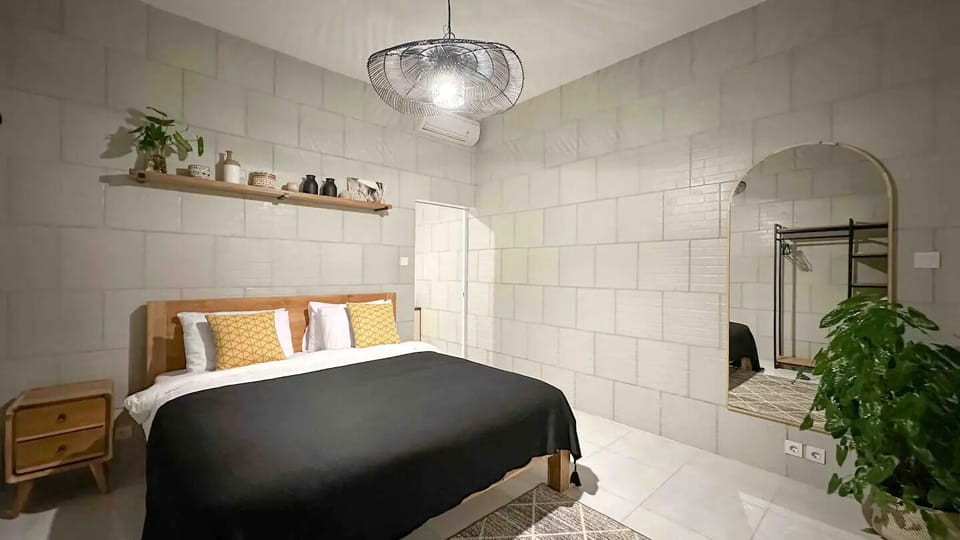 Deluxe Villa | 2 bedrooms, in-room safe, desk, iron/ironing board