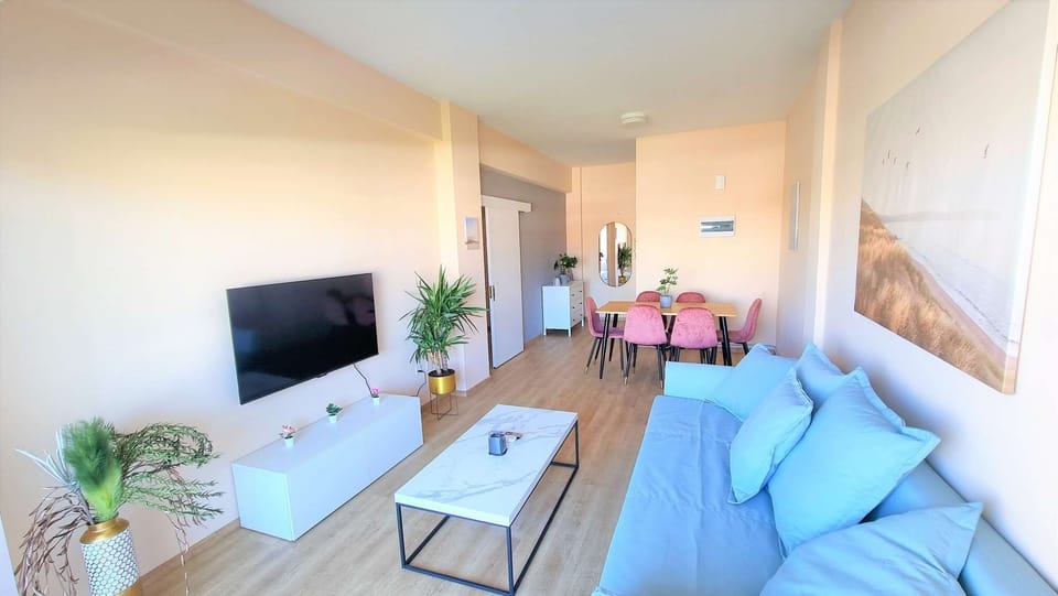 Living area + dining area