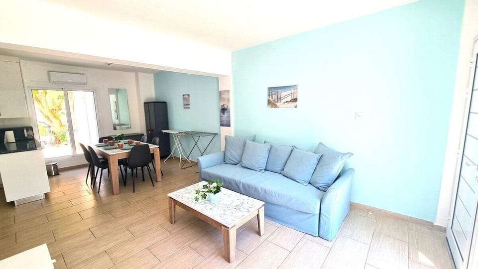 Living area + Dining area