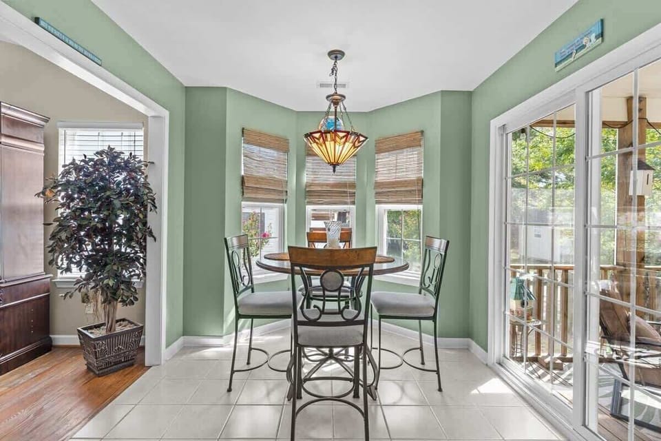 Dining Table Seats 6