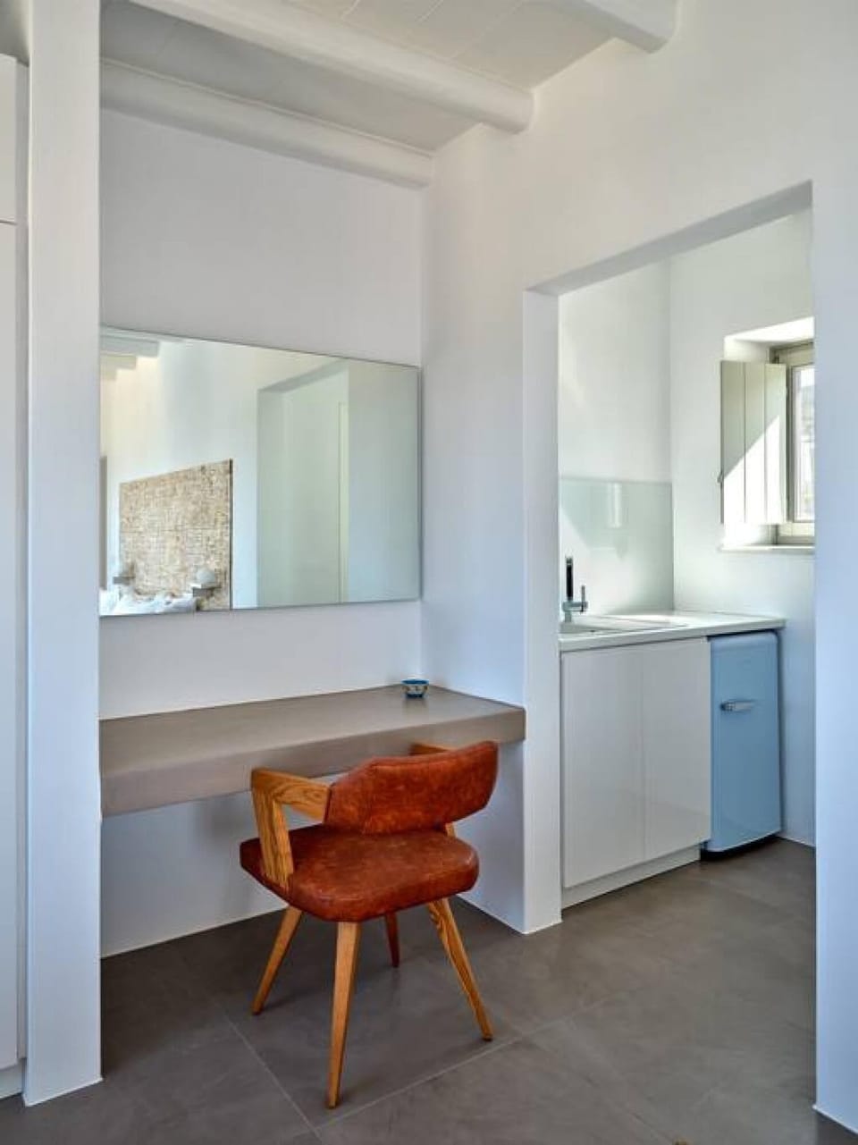 House | 5 bedrooms, desk