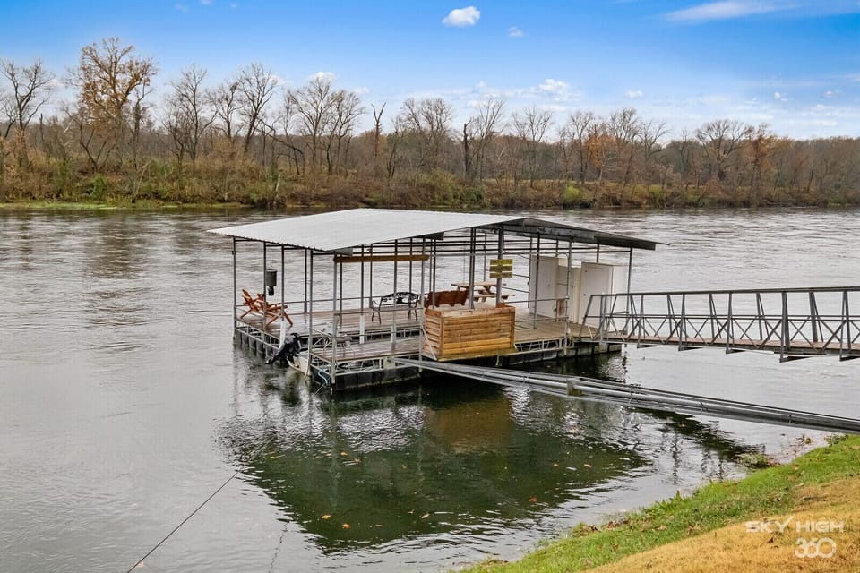 Private Fishing/Boat Dock