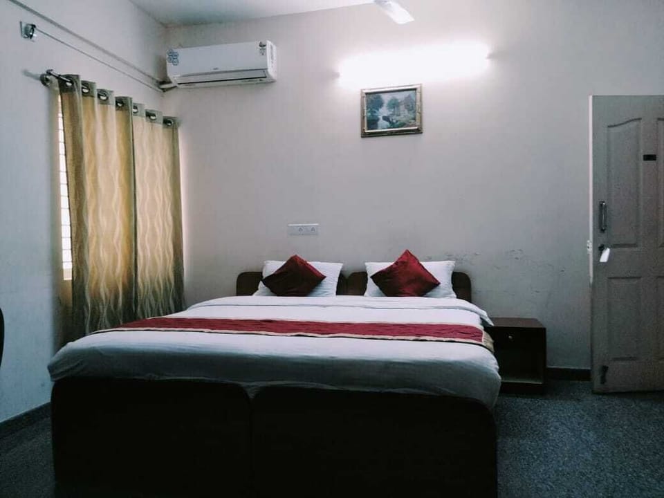 Double Room | Desk, free WiFi