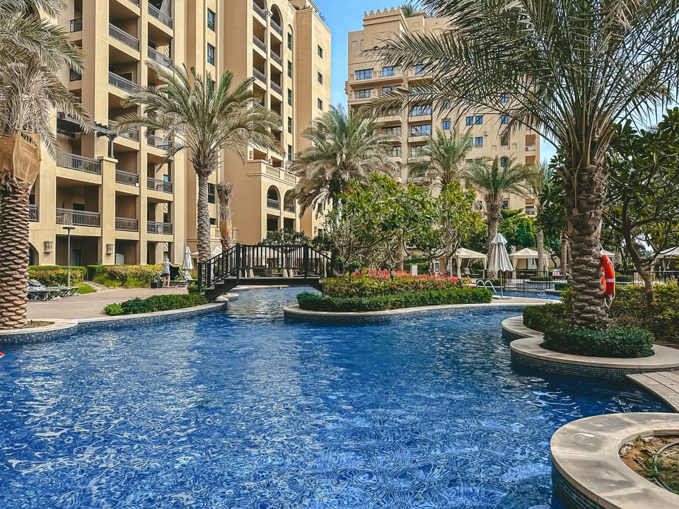 2 outdoor pools, a heated pool