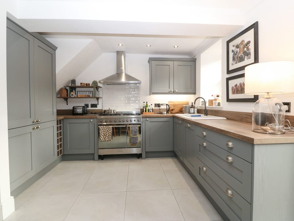 Fridge, dishwasher, electric kettle, toaster