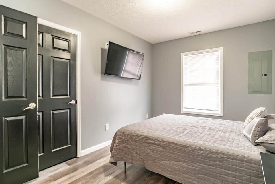 1450 N Willis Dr Unit 6-large-024-024-DSC4163-1499x1000-72dpi