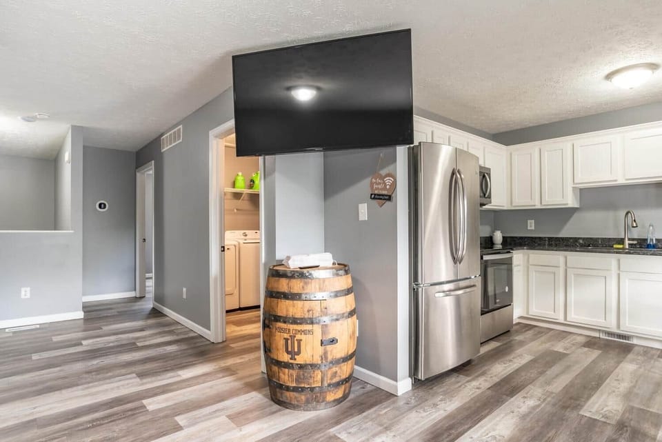 1450 N Willis Dr Unit 2-large-008-012-DSC3949-1499x1000-72dpi