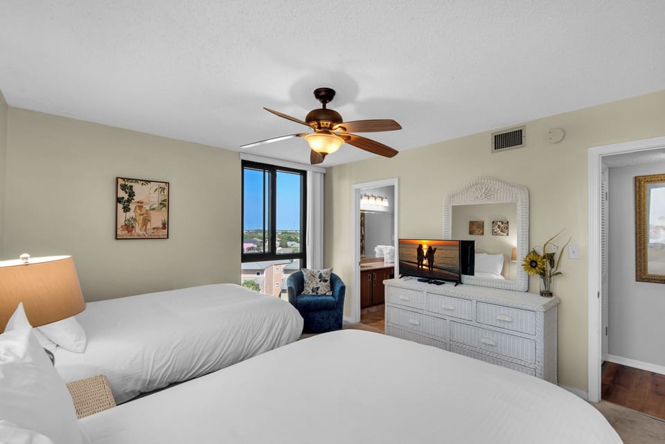 Guest bedroom