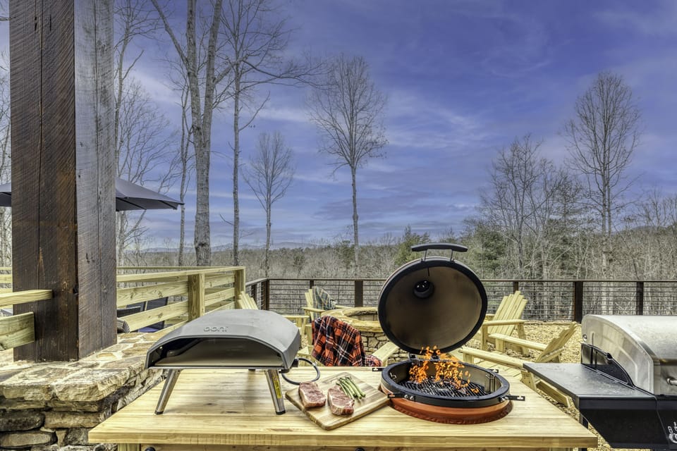 Try out your chef skills and make homemade pizza in the Ooni pizza oven.