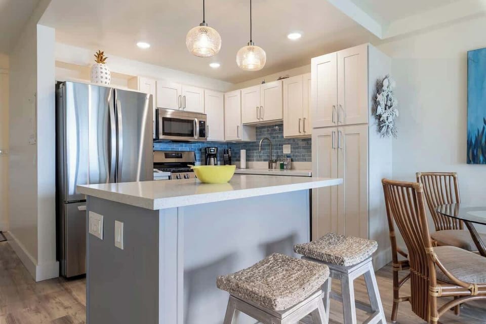 Bright and open kitchen with luxury finishings