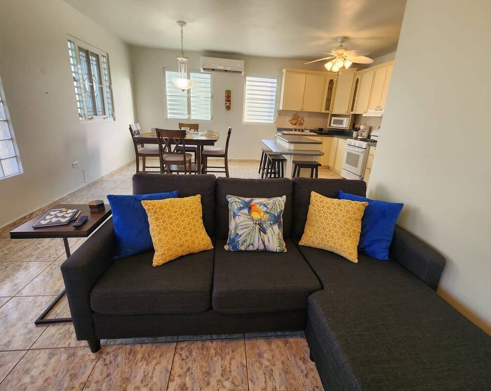 Open floor plan -Kitchen, Dining and Livingroom