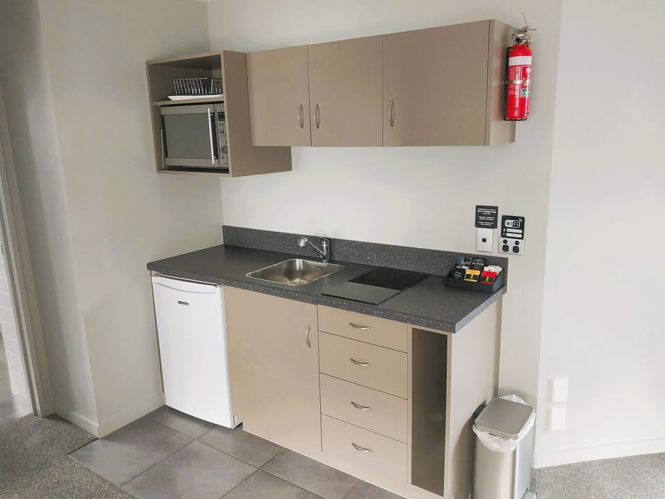 Fridge, microwave, stovetop, electric kettle