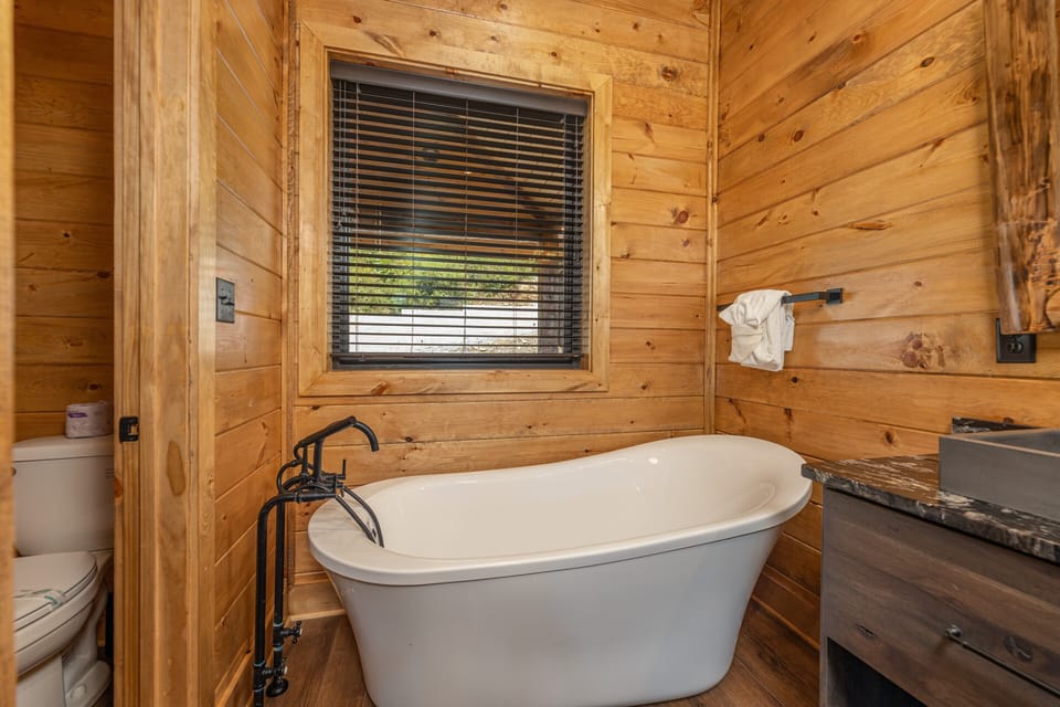 Soaker tub
