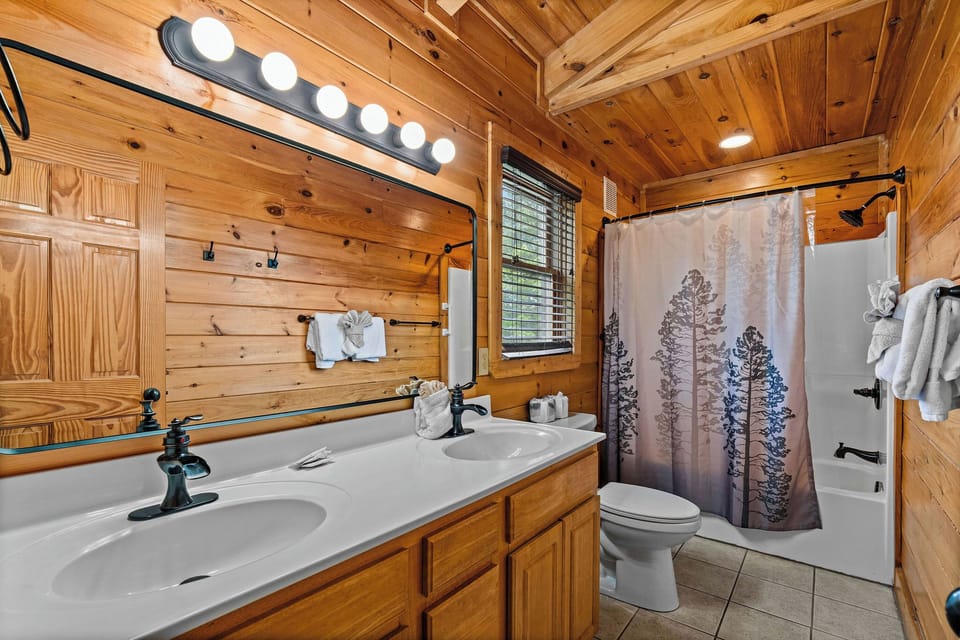 double sing vanity & bath tub