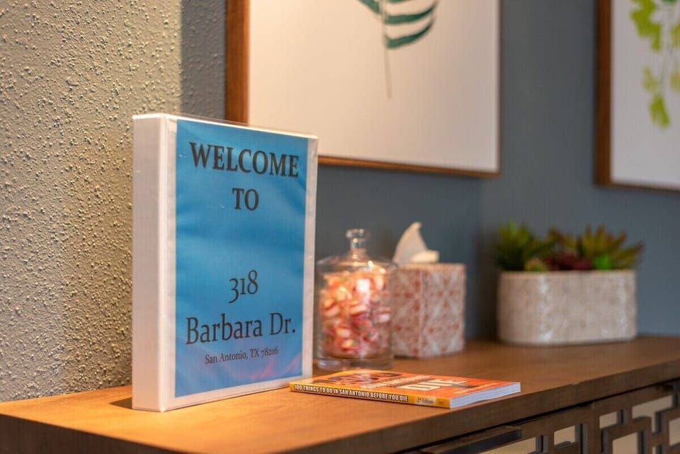 Welcome kit w/ candies & fun things to do in San Antonio!