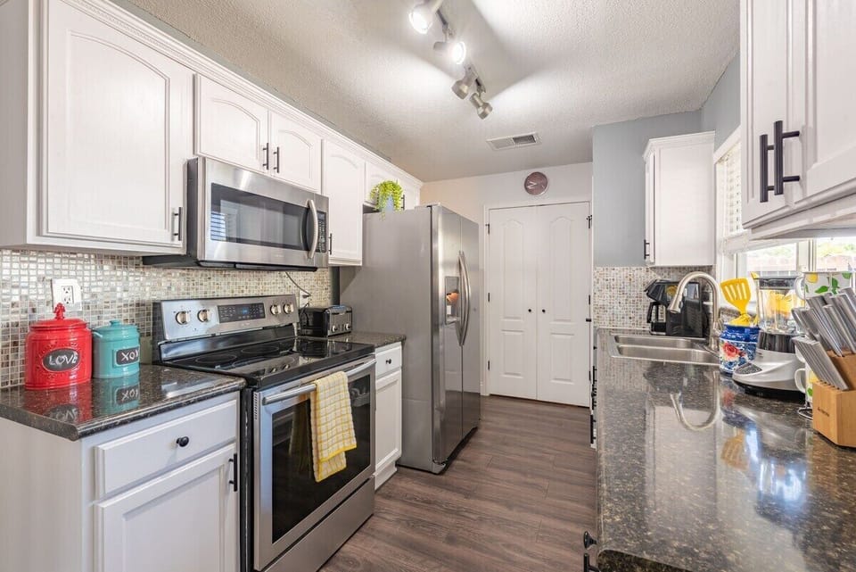 Lovely bright kitchen