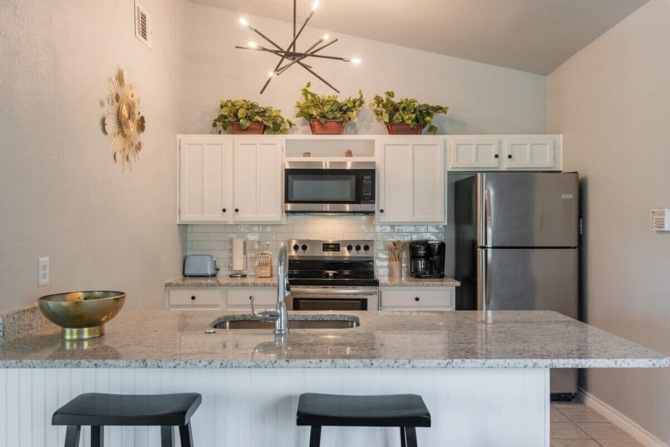 Gorgeous well equipped kitchen