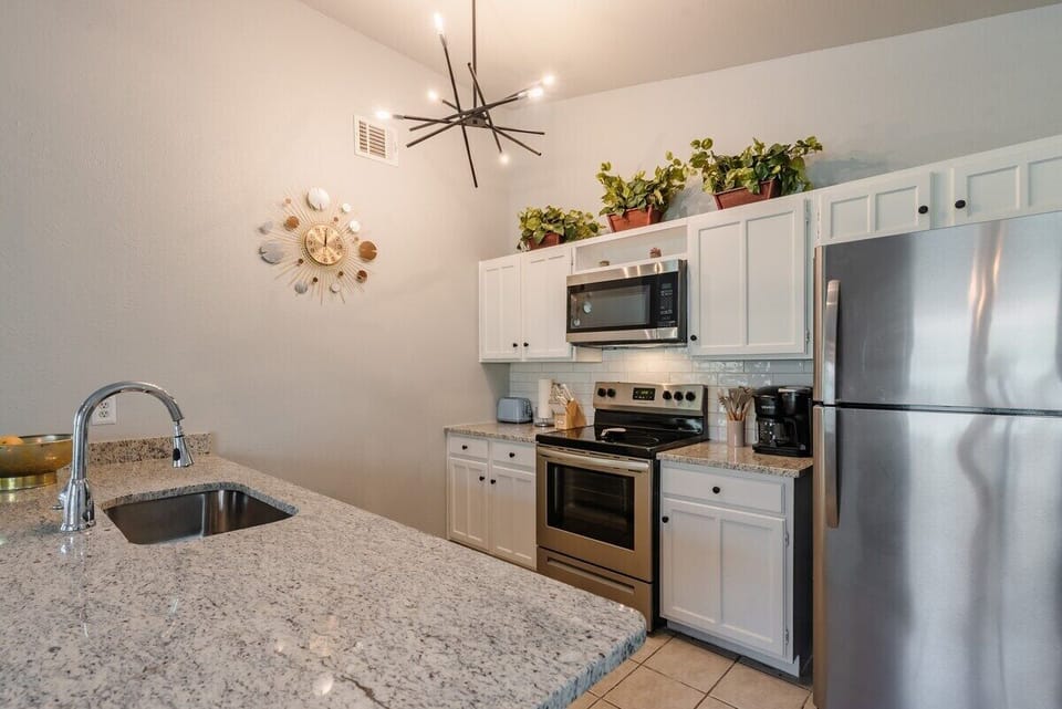 Gorgeous well equipped kitchen