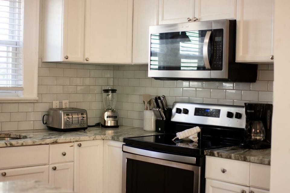 Beautifully updated kitchen