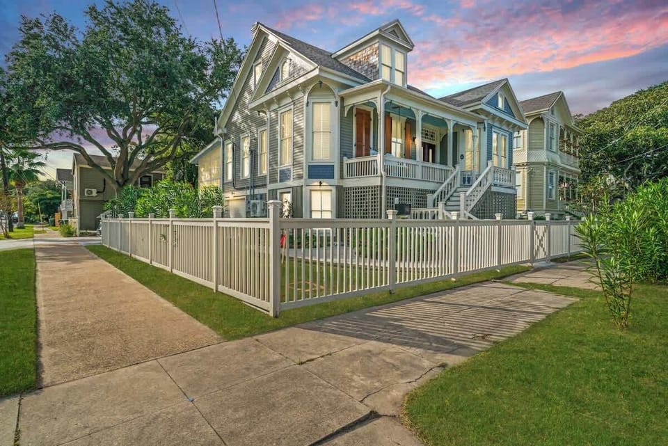 The home is on the corner of a peaceful Historic District neighborhood! There is free street parking on both sides of the home. 