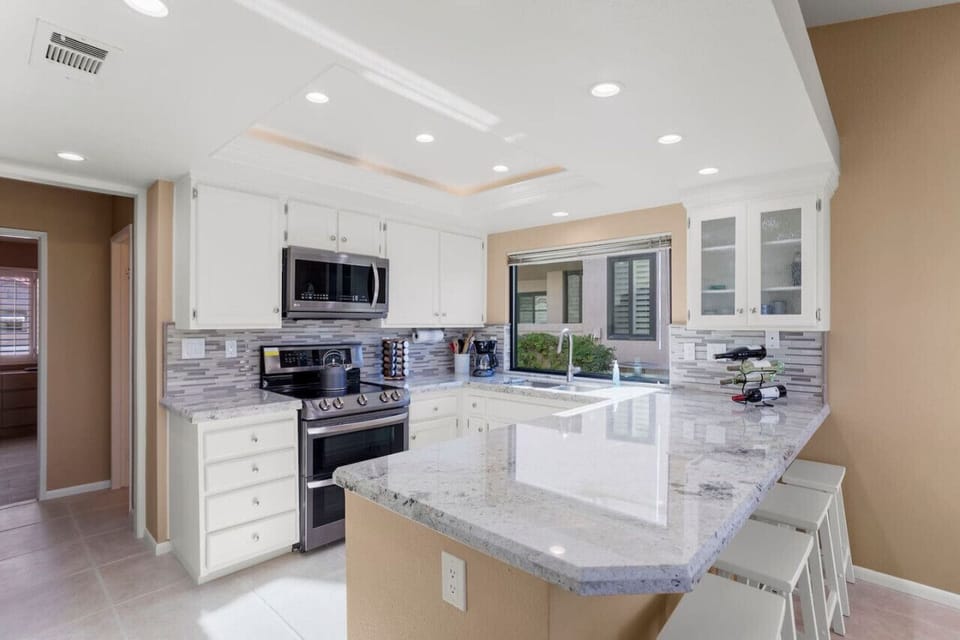 Fully equipped kitchen