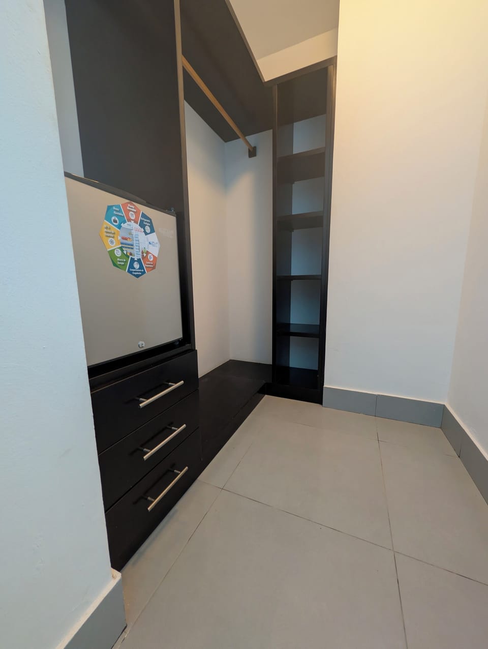 Mini-refrigerator
