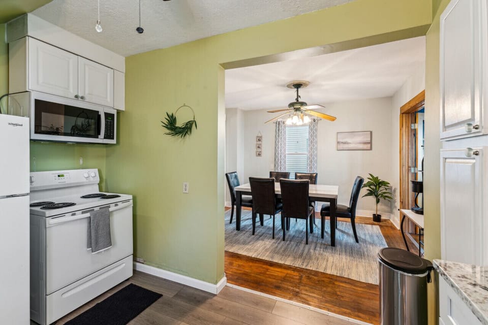 Kitchen: Electric Stove/Fridge, Microwave, easy access to Dining Room
