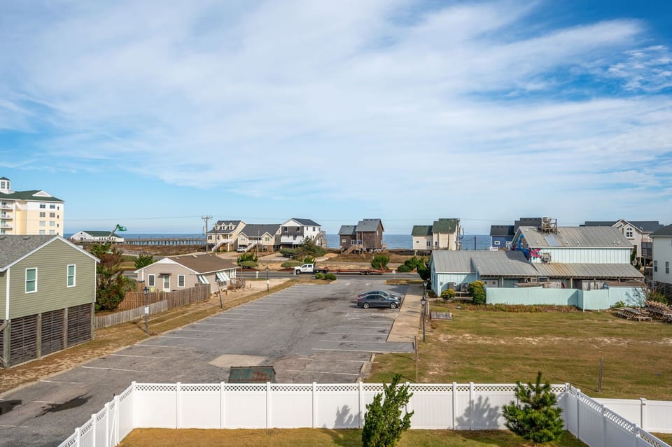 KH152: Ocean Breeze | Top Level Back Deck View