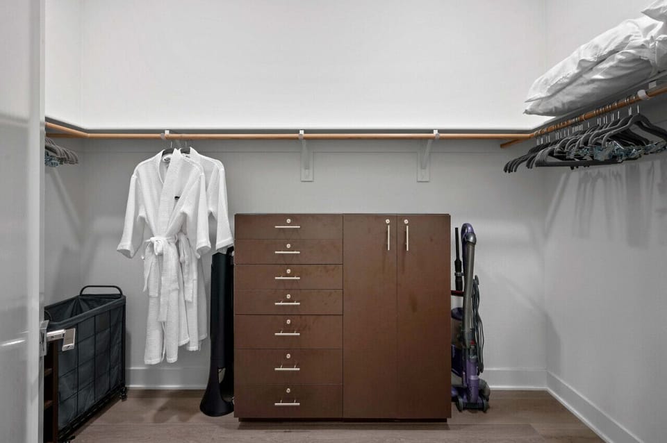 Walk in closet