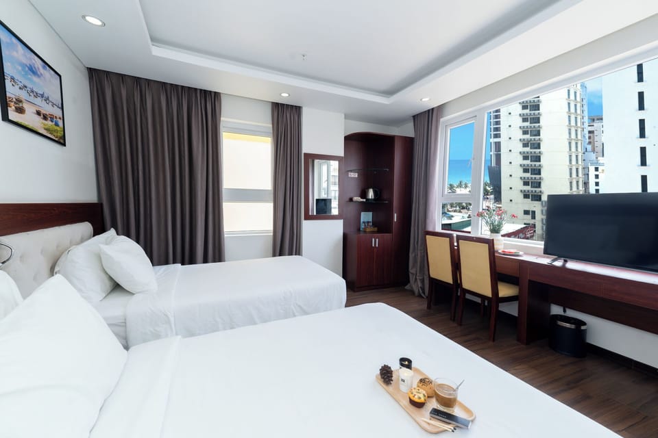 Deluxe Triple Room | City view