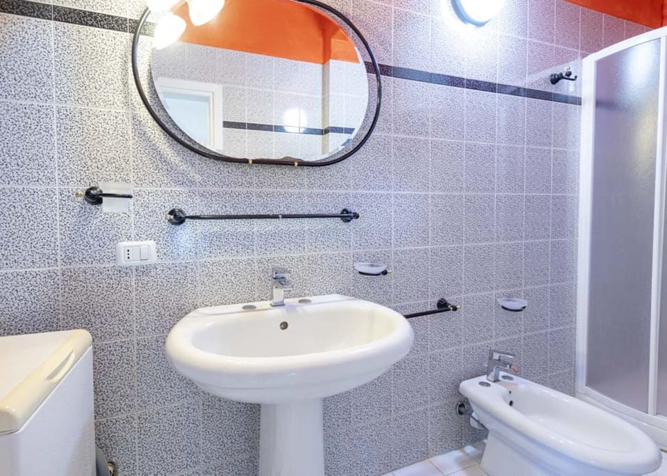 Bathroom, washbasin-Loft-Elba Island